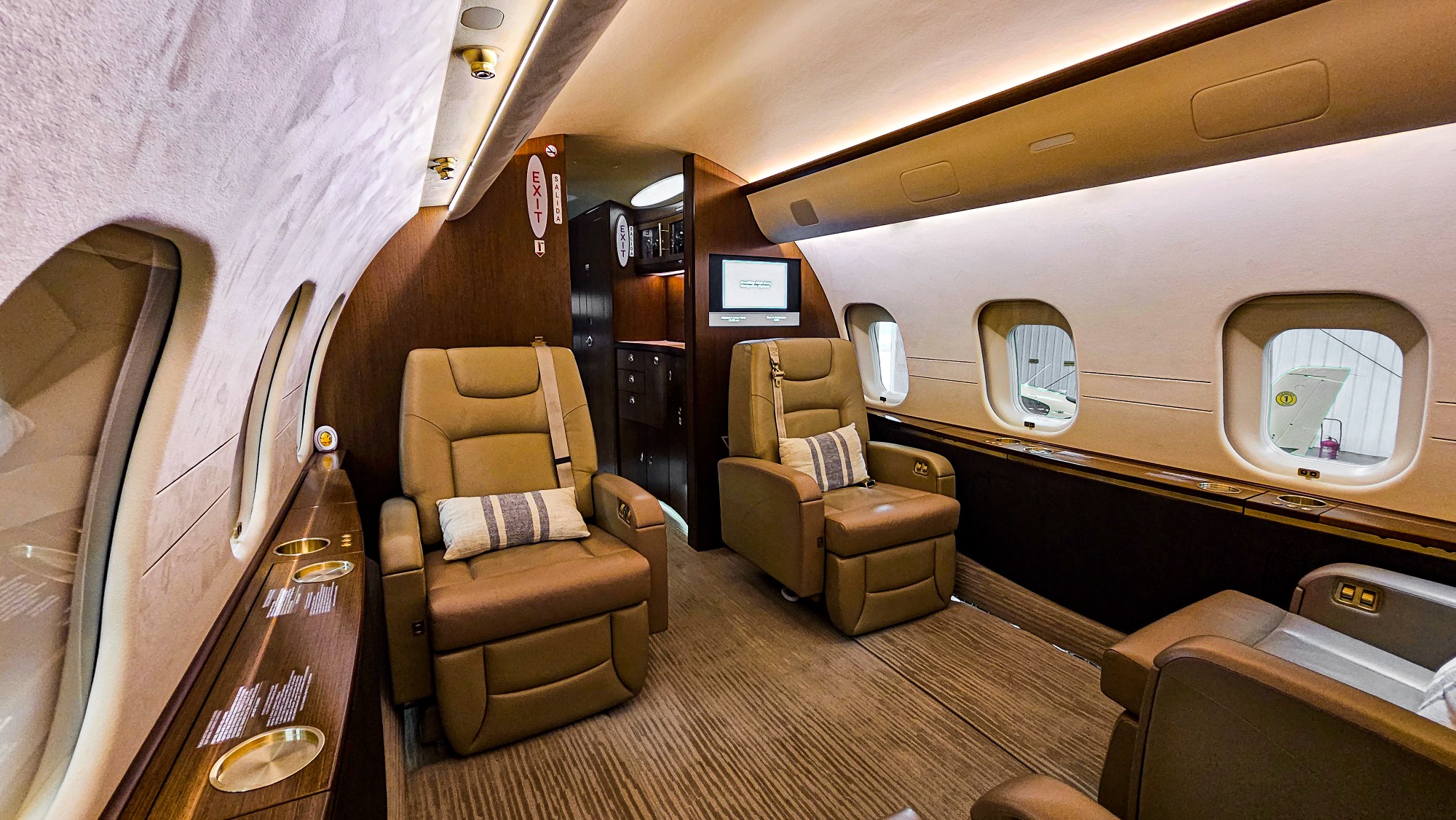 Bombardier Global 5000 — Enjoy