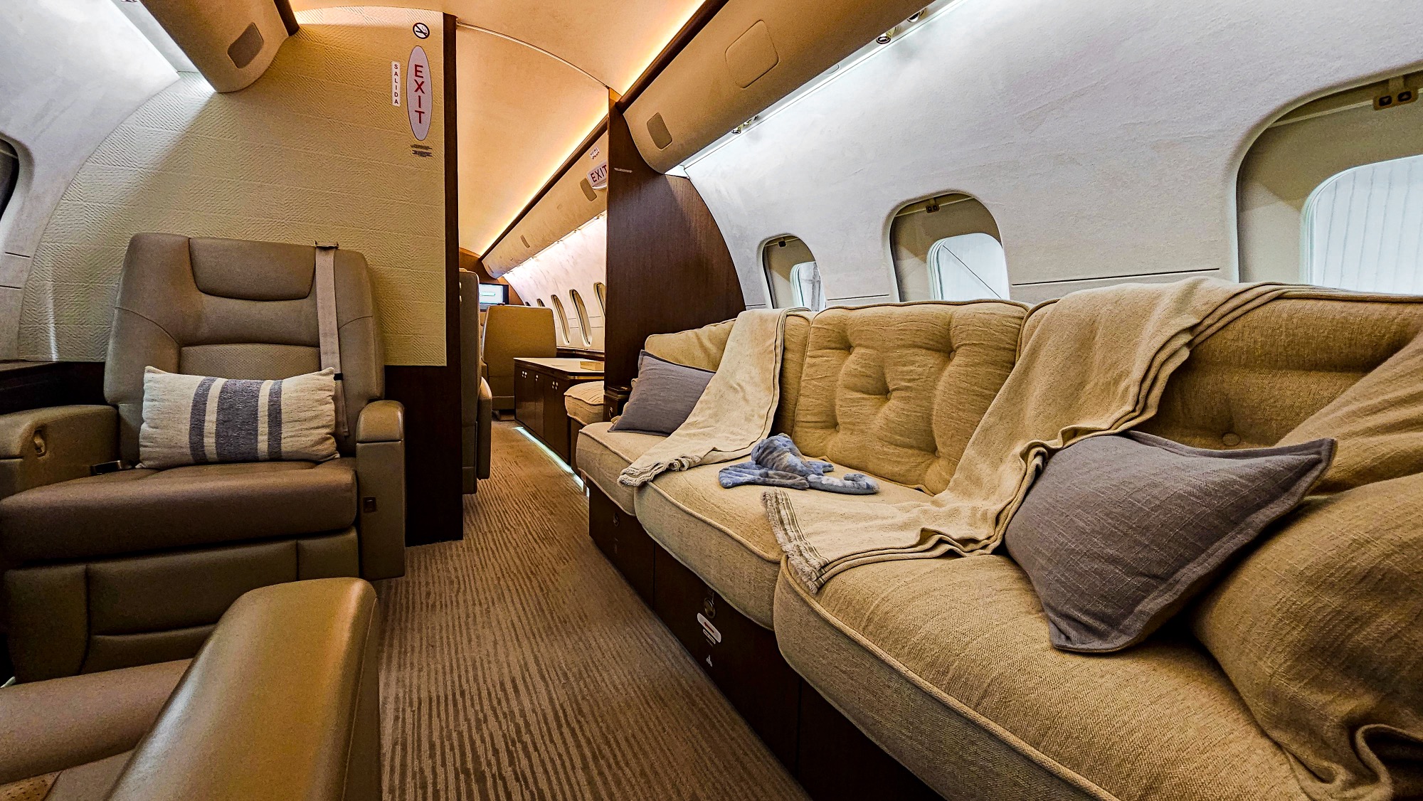 Bombardier Global 5000 6