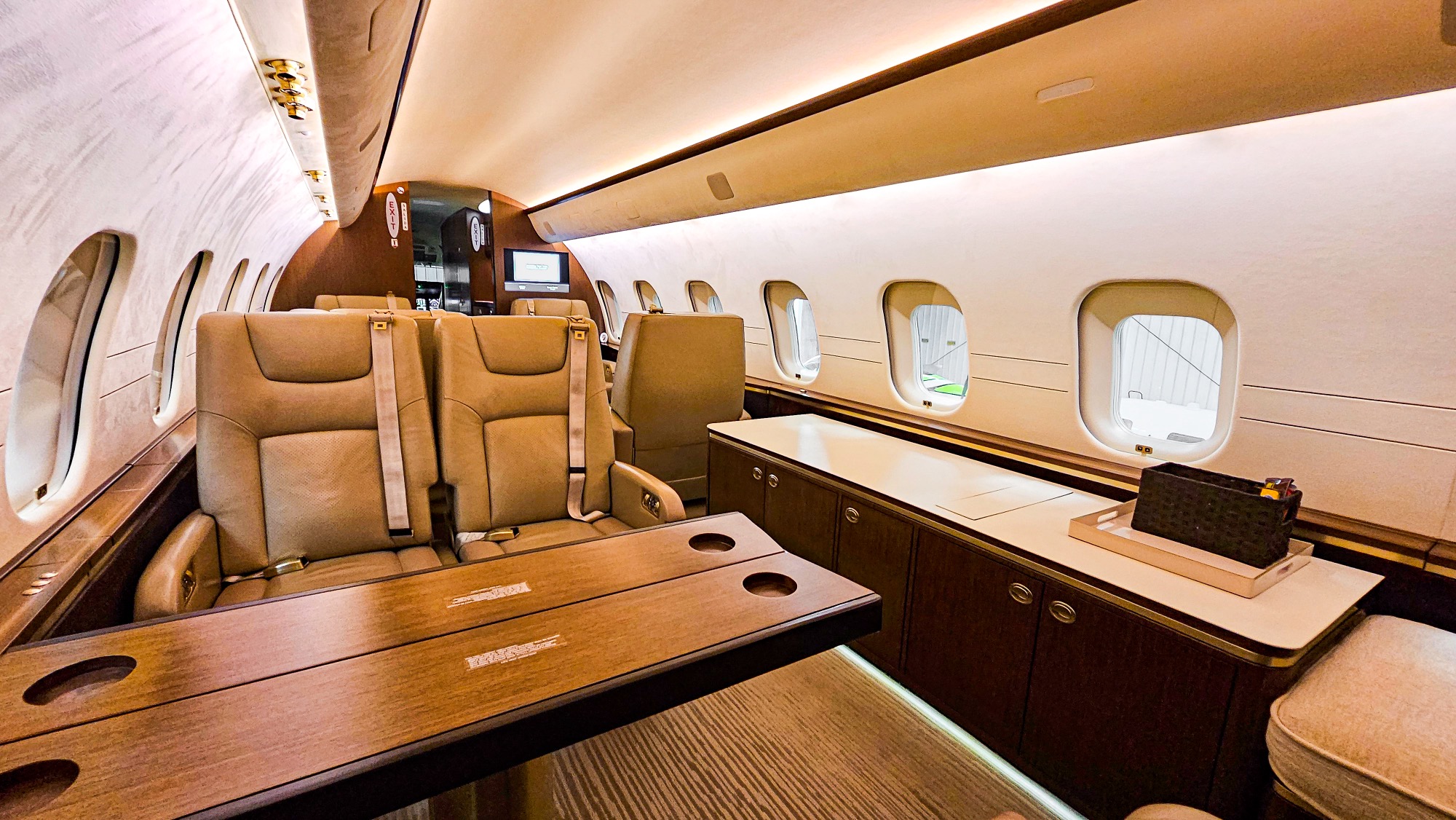Bombardier Global 5000 8